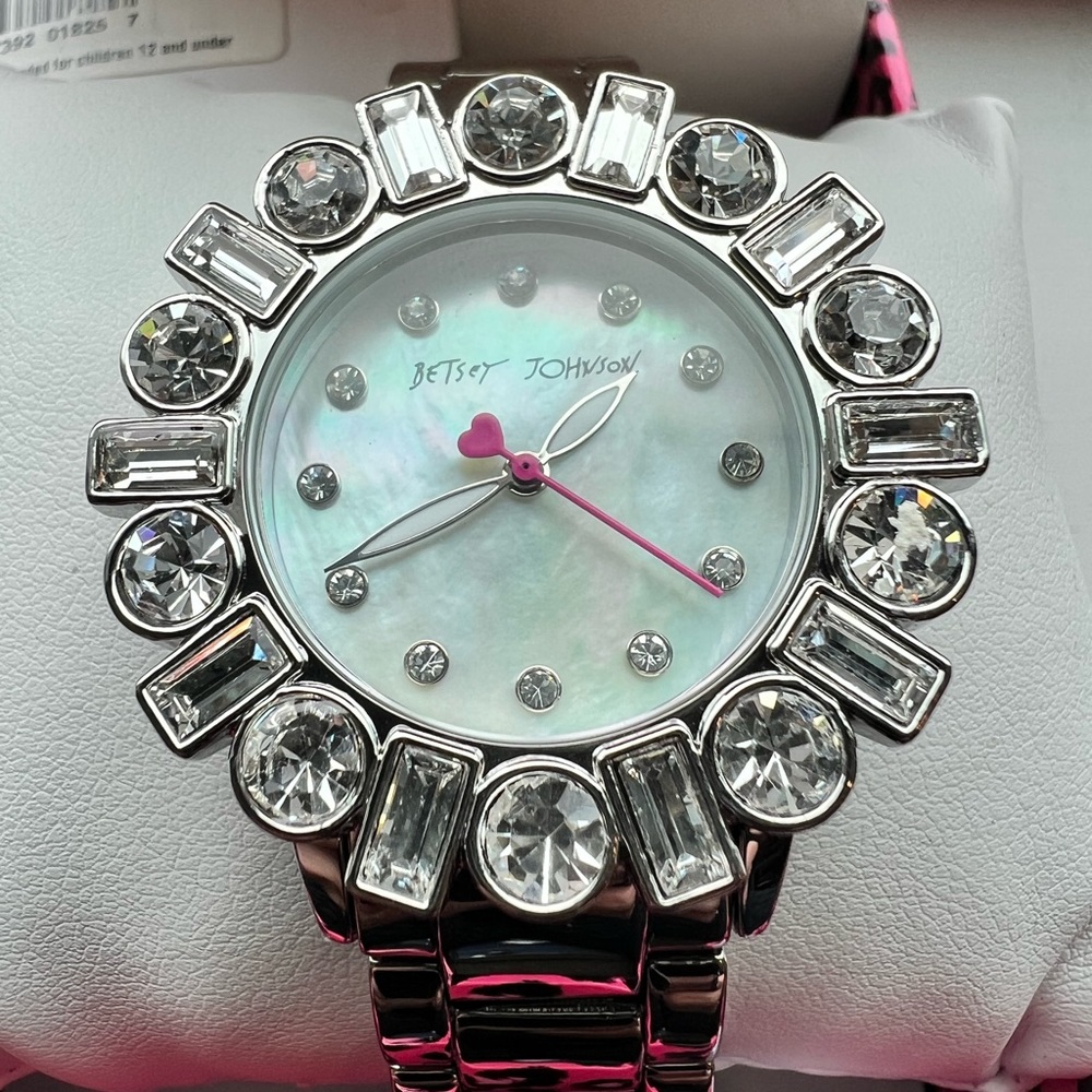 Betsey Johnson  crystal watch
No box 
Needs battery
